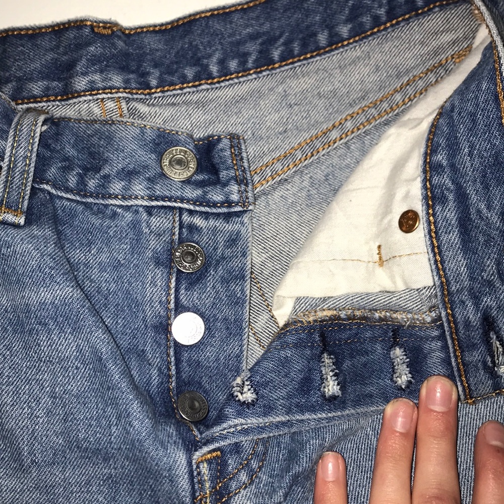 levi’s shorts - Picture 5 of 7